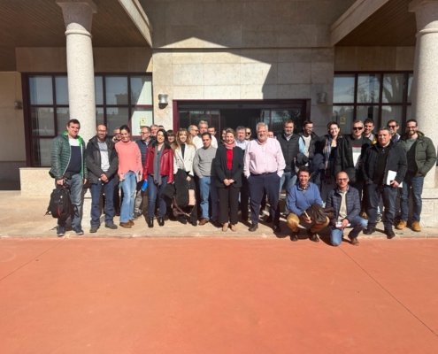 'Foto de familia' en la jornada de trabajo entre personal del ITAP y del IRIAF