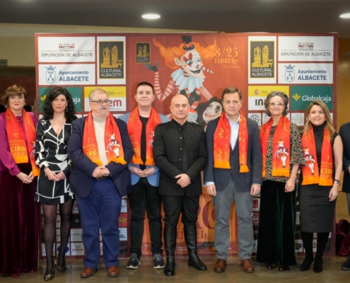 'Foto de familia' reducida en la previa de la final del 17 Festival Internacional de Circo de Albacete