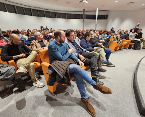 Imagen previa al comienzo del acto homenaje al sector del calzado promovido en Almansa por CC.OO.