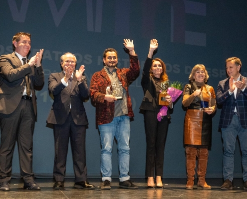 Foto de familia con los premiados y premiadas