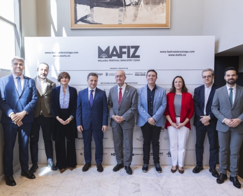 Foto de grupo a la llegada a la sede del Área de Industria del MAFIZ