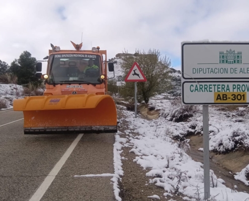 La Diputación de Albacete activa un nuevo operativo, dentro de su Plan de Vialidad Invernal, para limpiar y garantizar la seguridad en la Red Pro ...