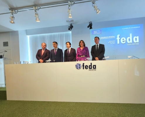 Foto de familia de representantes institucionales que han tomado la palabra en la XLVII Asamblea de FEDA