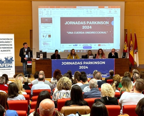 Plano general de la apertura de las Jornadas Parkinson 2024 en la Facultad de Medicina de Albacete I