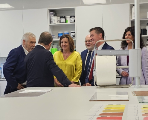 Inauguración nueva planta de fabricación de Pinturas Iris Color en La Roda