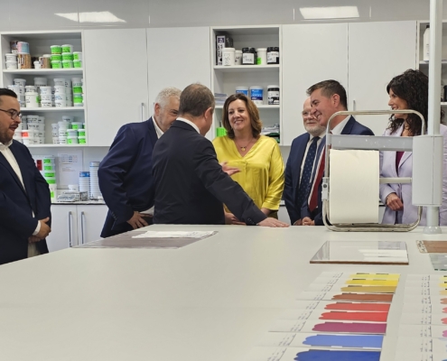 Inauguración nueva planta de fabricación de Pinturas Iris Color en La Roda