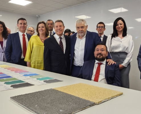 Inauguración nueva planta de fabricación de Pinturas Iris Color en La Roda