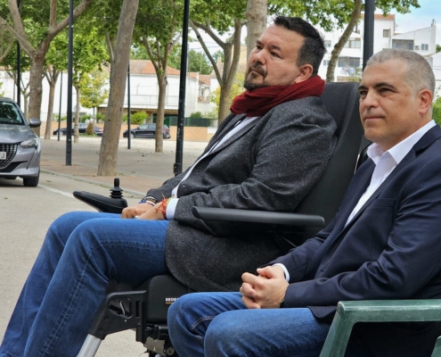 El diputado José Antonio Calvo junto al alcalde de La Roda en la presentación del Festival de los Sentidos 2024 en la localidad