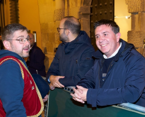 El presidente provincial antes del comienzo de la Embajada Mora Nocturna de Almansa 2024