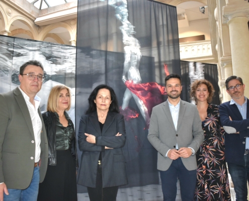 Isabel Muñoz, Premio Nacional de Fotografía, expone en el Centro Cultural La Asunción su colección ‘Agua’ coproducida por la Diputación y ...