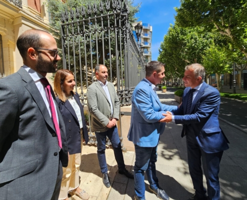 Saludo en la visita al embajador de Macedonia del Norte al Palacio Provincial