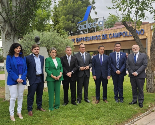 Foto de familia representantes institucionales en el 50 aniversario de Campollano