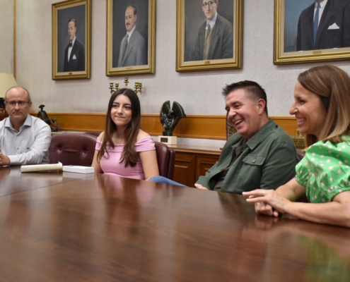 Encuentro con la alumna del IES de Caudete que ha participado ante el Consejo Europeo