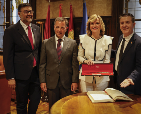 Foto de la ministra con el presidente provincial el consejero de Educacion y el alcalde de Albacete