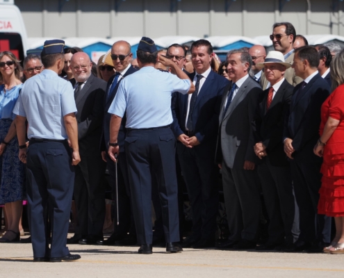 El presidente de la Diputación arropa al Ala 14 en el gran acto militar de celebración del 50º Aniversario de la Unidad