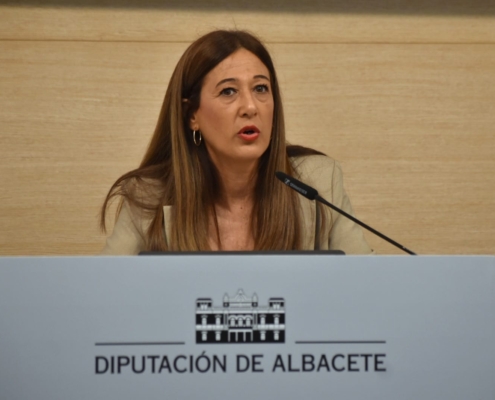 Plano corto de Pilar Callado en un instante de la rueda de prensa