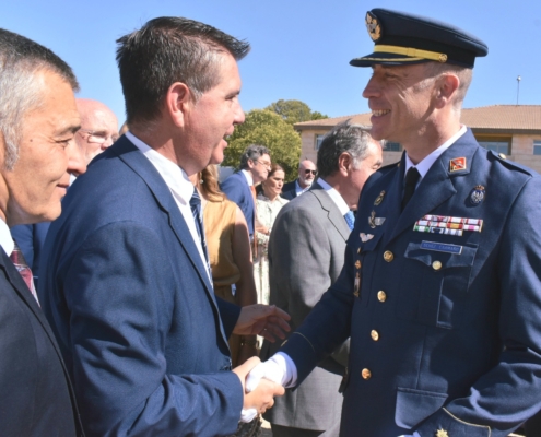 El presidente provincial asiste a la toma de posesión del Coronel Sánchez Caamaño en la Base Aérea de Albacete