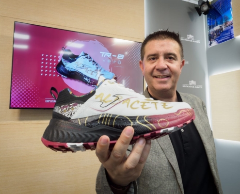 La Diputación de Albacete y Joma presentan una zapatilla de edición especial para los Circuitos Deportivos Provinciales