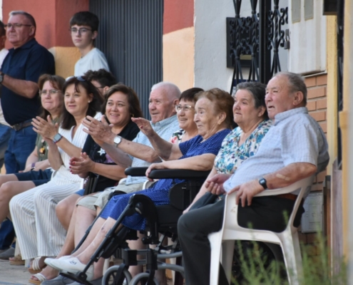 El presidente provincial ‘repite’ compartiendo con los vecinos y vecinas de Fuentealbilla el inicio de las Fiestas Patronales en honor al Sant ...