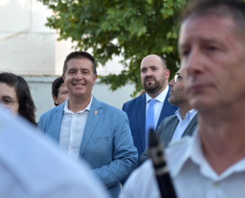 El presidente provincial ‘repite’ compartiendo con los vecinos y vecinas de Fuentealbilla el inicio de las Fiestas Patronales en honor al Sant ...