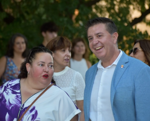 El presidente provincial ‘repite’ compartiendo con los vecinos y vecinas de Fuentealbilla el inicio de las Fiestas Patronales en honor al Sant ...