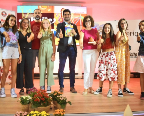 El estand de la Diputación de Albacete acoge la presentación del libro con los relatos ganadores y finalistas del III certamen ‘¿TEAnimas a e ...