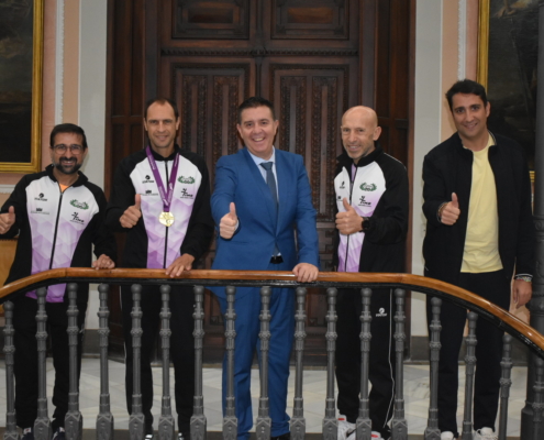 Cabañero felicita al atleta albacetense Francisco José Sánchez Martínez por su oro en el Campeonato del Mundo de Maratón Máster