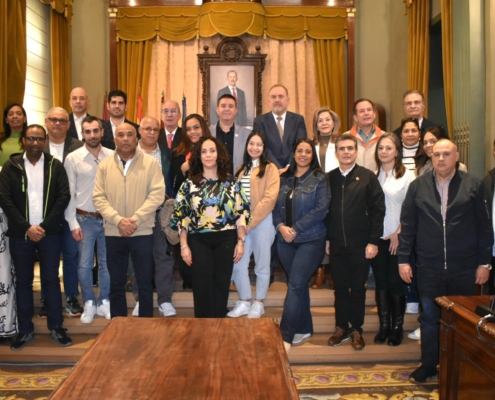 Cabañero recibe en la Diputación de Albacete a una delegación de representantes de las principales instituciones electorales de República Domi ...