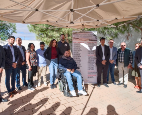 El presidente de la Diputación de Albacete visita a los trabajos de exhumación que se llevan a cabo en la fosa común de La Roda