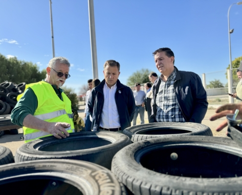 Presidente de la Diputación y alcalde de Albacete visitan el Circuito de Velocidad para comprobar la 'puesta a punto' de este recurso que pronto  ...