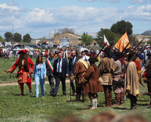 Cabañero subraya el valor de la recreación de la Batalla de Almansa como alegato de concordia y de paz