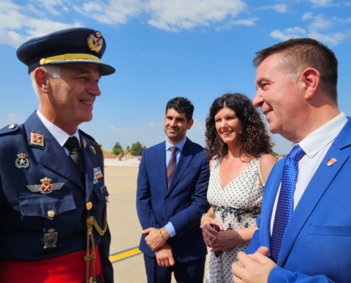 La Diputación de Albacete acompaña el relevo al frente de la MAESAL, epicentro estratégico del Ejército del Aire en la provincia