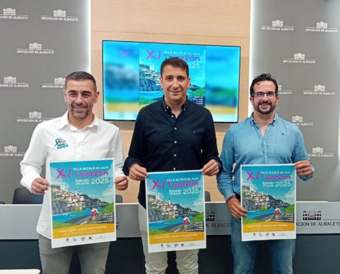 El XI Triatlón Villa Alcalá del Júcar avanza en el deseo de la Diputación de convertir el deporte en una experiencia completa