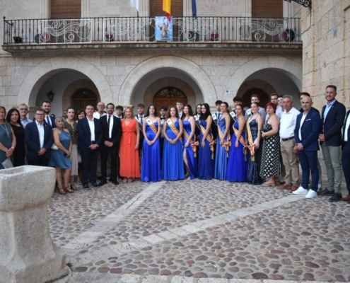 Cabañero reitera el respaldo de la Diputación de Albacete a las fiestas populares de la provincia durante su visita a las celebraciones de Alcal ...