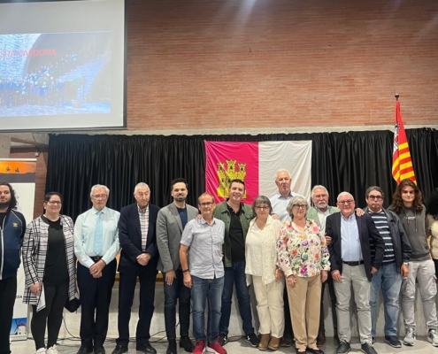 Caba&ntilde;ero felicita a la Casa de Castilla-La Mancha en Terrassa por su XXV aniversario, subrayando que desde la convivencia han enriquecido dos reg ...