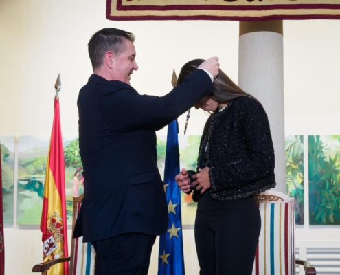Alba Redondo se convierte en la primera mujer en recibir la Medalla de Oro, de Honor y Gratitud de la Provincia de Albacete