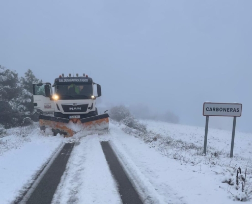 La Diputaci&oacute;n de Albacete refuerza los trabajos de vialidad invernal ante las nevadas registradas en la sierra