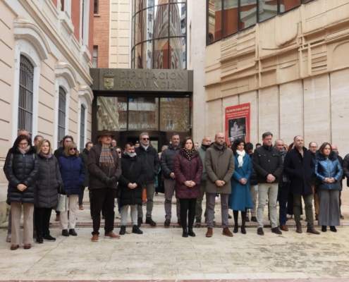 La Diputaci&oacute;n de Albacete acoge un minuto de silencio en memoria de las v&iacute;ctimas del accidente ferroviario de Adamuz