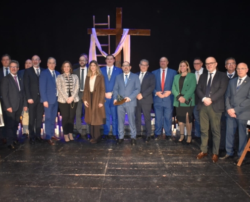 Fran Valera, junto a Francisco Garc&iacute;a, participa en la presentaci&oacute;n de los carteles de la Semana Santa y la Tamborada de Hell&iacute;n, una tradici&oacute;n ...