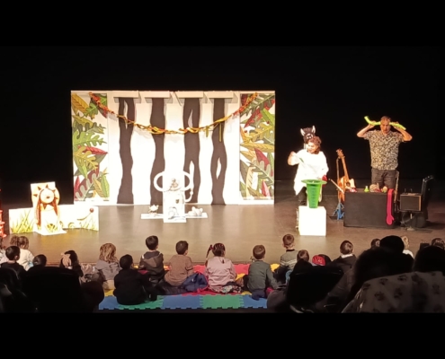 Mas 2.400 escolares de la provincia disfrutan del teatro de la mano de la Diputaci&oacute;n de Albacete a trav&eacute;s de su primera campa&ntilde;a de artes esc&eacute;n ...