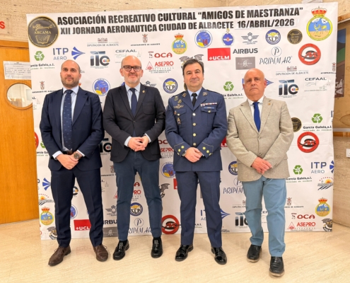 Francisco G&ordf; Alcaraz acompa&ntilde;a a la Asociaci&oacute;n Recreativo Cultural &lsquo;Amigos de la Maestranza&rsquo; en las XII Jornadas Aeron&aacute;uticas &lsquo;Ciudad de  ...