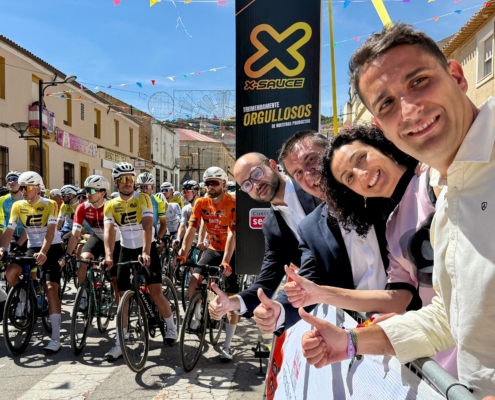El protagonismo de las 'Quintas' y el mejor ciclismo toman las calles de Higueruela en su &lsquo;d&iacute;a grande&rsquo; dentro de las Fiestas Mayores de Santa ...