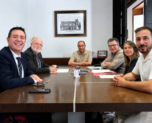 Diputaci&oacute;n de Albacete y Gobierno de C-LM lideran, junto a APRECU y FUDECU, la defensa institucional del sector cuchillero frente a la amenaza ap ...