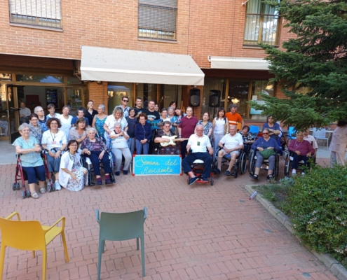 &Eacute;xito rotundo en la Semana del Residente de San Vicente de Pa&uacute;l: una celebraci&oacute;n llena de  convivencia y m&uacute;sica
