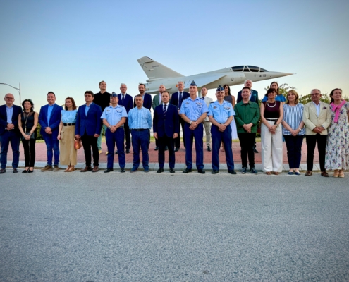 Caba&ntilde;ero y G&ordf; Alcaraz acompa&ntilde;an la inauguraci&oacute;n del Mirage F1 que refuerza el v&iacute;nculo hist&oacute;rico de Albacete con la aviaci&oacute;n