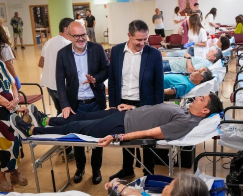 Caba&ntilde;ero agradece la solidaridad de la ciudadan&iacute;a y el trabajo de la Hermandad de Donantes de Sangre en una jornada especial de donaciones por e ...