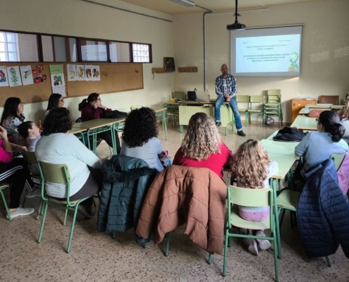 El IES &lsquo;Las Sabinas&rsquo; de El Bonillo ha desarrollado durante el curso un proyecto que ayuda al alumnado a desconectar del m&oacute;vil y conectar entr ...