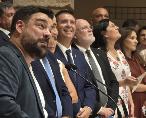 Caba&ntilde;ero acompa&ntilde;a a los vecinos y vecinas de Villarrobledo en la apertura de su Feria con Jes&uacute;s Arenas como pregonero