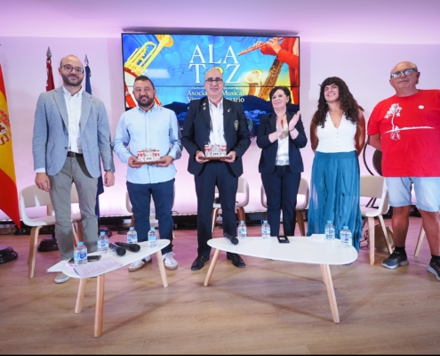 Alatoz hace sonar en el stand de la Diputaci&oacute;n el orgullo de un pueblo que vive la m&uacute;sica