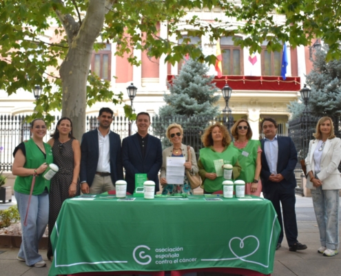 Caba&ntilde;ero llama a llenar de esperanza las huchas de la AECC y reivindica combinar la atenci&oacute;n a las necesidades inmediatas de los pacientes con e ...